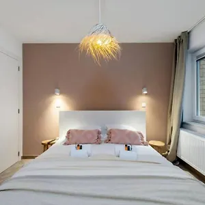Raphaelle - Trendy Met 2 Slaapkamers Appartement